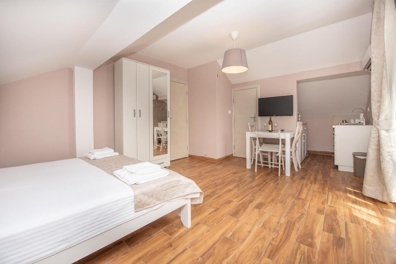Ioannis Apartments Tivat Exterior photo