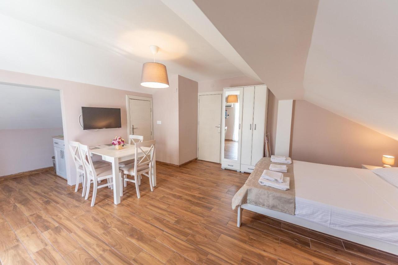 Ioannis Apartments Tivat Exterior photo